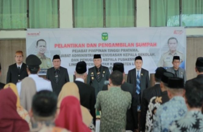 					Hadiah di Awal Tahun, Basmin Lantik Pejabat Eselon II dan III