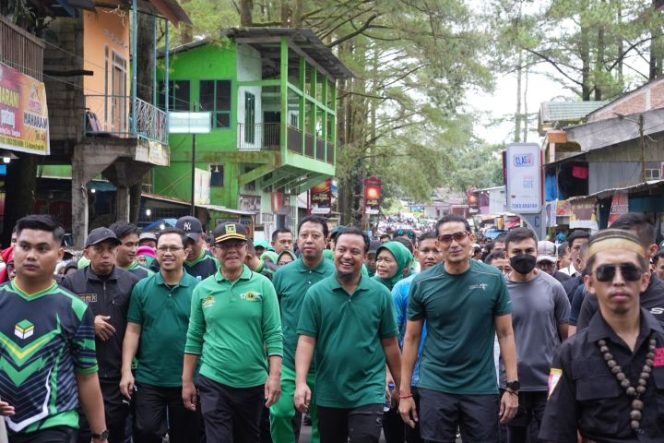 					Andalan dan Sandiaga Uno Jalan Sehat di Harlah 50 Tahun PPP