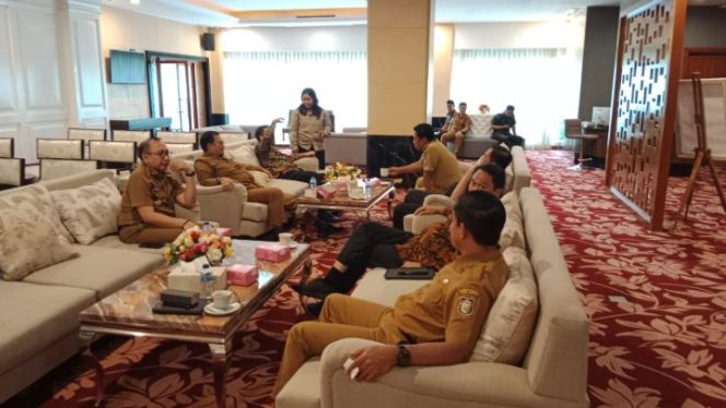 					Andi Sudirman Panggil Calon Sekda di Kantor Gubernur