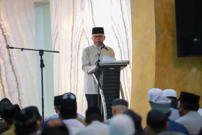 					Taufan Pawe Buka Safari Ramadan di Masjid Terapung BJ Habibie