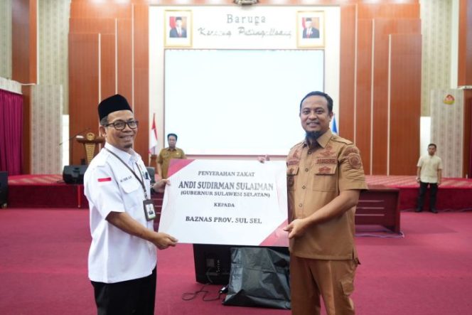 					Andi Sudirman dan Keluarga Serahkan Zakat ke BAZNAS Sulsel