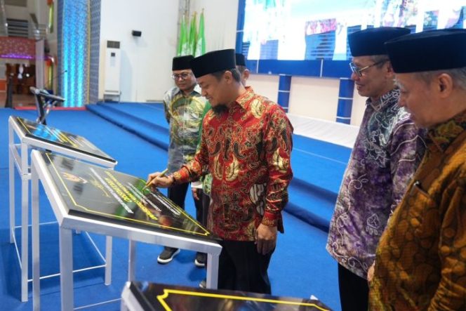 					Hibah Rp 650 Juta ke Unismuh, Gubernur Resmikan Gedung Observatorium 