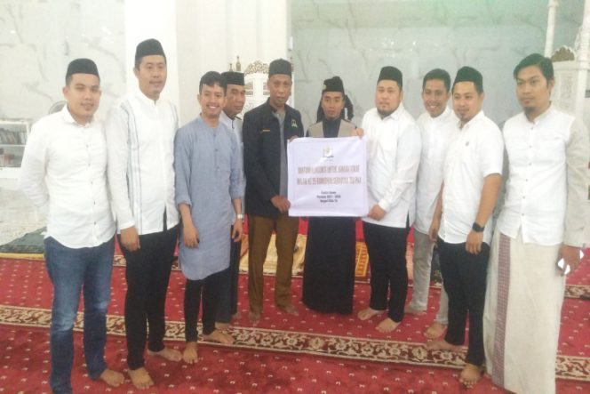 					Berbuka bersama di Masjid Agung Gowa, Kadin Gowa Bantu Komsumsi Jamaah Itikaf Hingga Malam 25 Ramadan 
