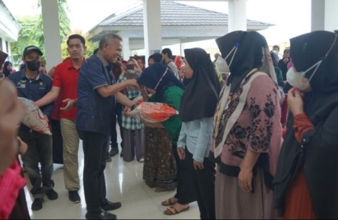 					48.486 KK Dapat Bantuan Pangan Beras dari Pemkab Luwu