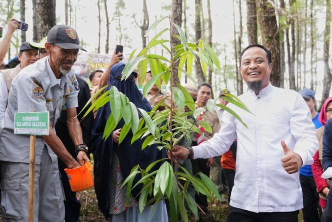 					Andi Sudirman Canangkan Siswa Tanam 1 Juta Pohon
