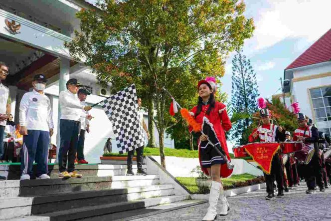 					Milad UMPAR ke 24, Taufan Pawe Lepas Peserta Jalan Sehat