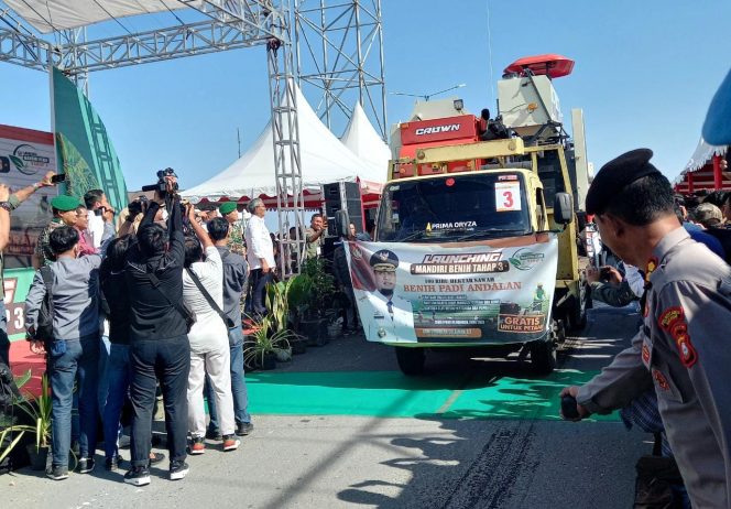 					2500 Ton Benih Padi Andalan Tahap III Gratis Untuk Petani