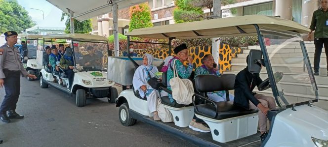 					Embarkasi Makassar ‘Haji Ramah Lansia’ Terapkan One Stop Service