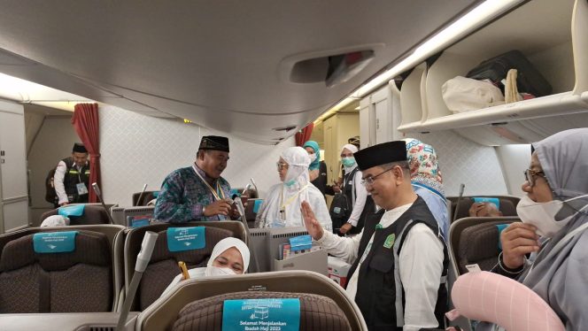 					Kloter 2 Embarkasi Makassar, Kakanwil: Jangan Malu Bertanya ke Petugas