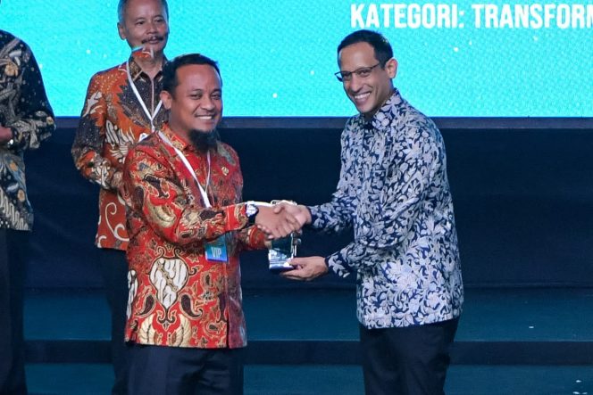 					Gubernur Sulsel Terima Anugerah Merdeka Belajar