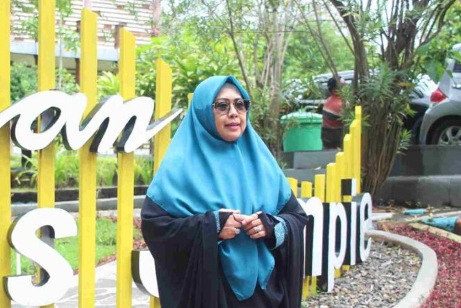 					Ketua TP PKK Sulsel Erna Rasyid Taufan di Kebun Raya Jompie (dok)