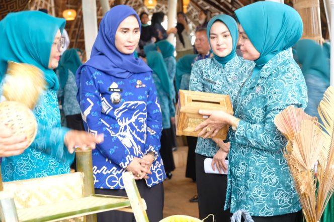 					Hari Pertama Supervisi, TP PKK Gowa Evaluasi 10 Program Pokok di Dua Kecamatan