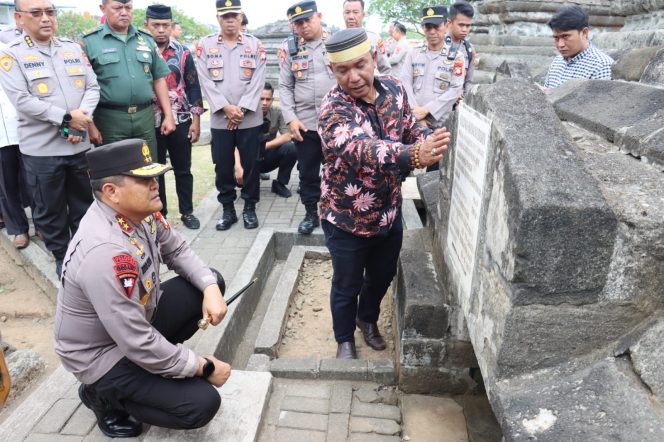 					Kapolda Sulsel Irjen. Pol. Drs. Setyo Boedi Moempoeni Harso, S.H.,M.Hum meninjau langsung kemajuan revitalisasi situs Budaya di Makam Syekh Yusuf dan Makam Sultan Hasanuddin. (ist). 