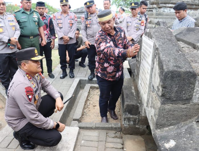 Kapolda Sulsel Irjen. Pol. Drs. Setyo Boedi Moempoeni Harso, S.H.,M.Hum meninjau langsung kemajuan revitalisasi situs Budaya di Makam Syekh Yusuf dan Makam Sultan Hasanuddin. (ist).