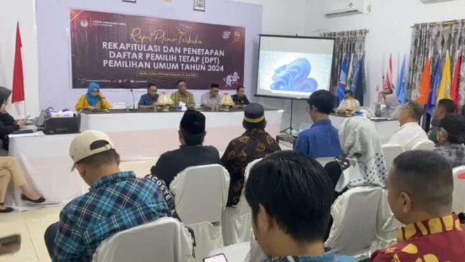					Wakil Wali Kota Parepare Pangerang Rahim membuka Pleno penetapan DPT Pemilu (dok)