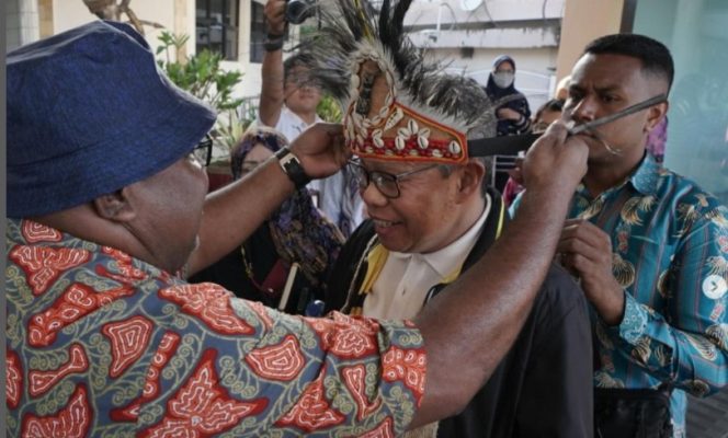 					Wali Kota Parepare Taufan Pawe saat menghadiri Raker Apeksi Wilayah VI di Jayapura (dok)