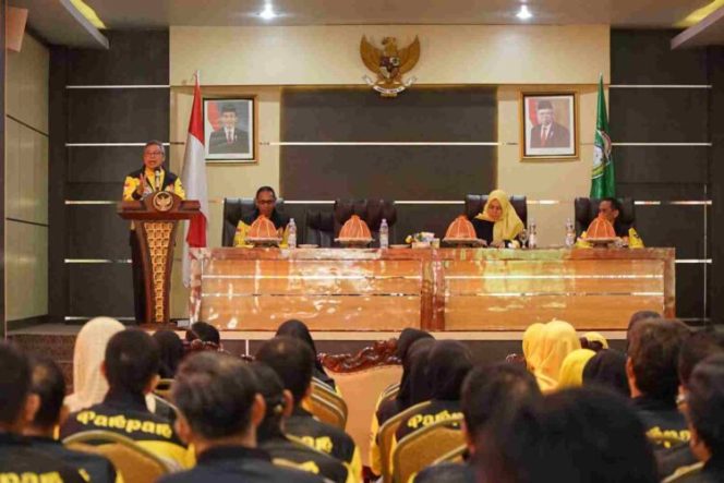 					wali kota parepare taufan pawe melepas kontingen parepare di ajang porseni PGRI tingkat Provinsi (dok)