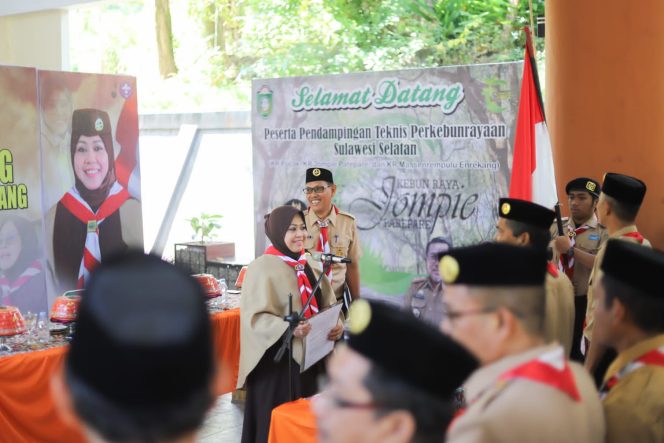 					Erna Rasyid Taufan  (dok)