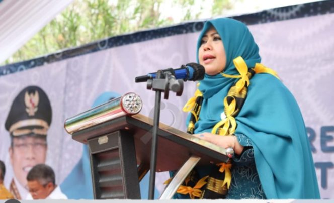 					Ketua PKK Parepare Erna Rasyid Taufan saat pembukaan Jambore PKK di Kebun Raya Jompie Parepare (dok)
