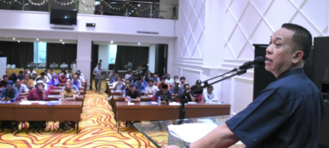 					Hasanuddin Leo Edukasi Warga Makassar Pentingnya Bayar Zakat