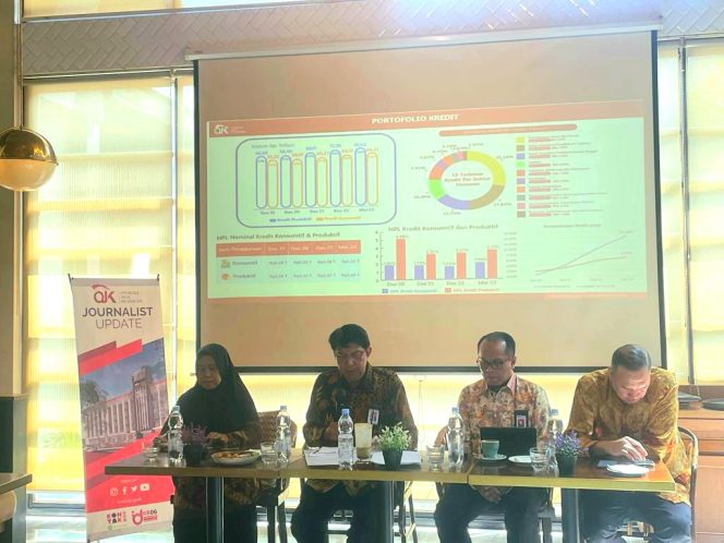 					OJK Regional 6 Sulawesi, Maluku dan Papua menggelar Jurnalist Update perkembangan industri keuangan di Sulsel (dok)