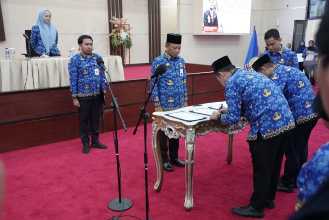 					Pj Sekprov Lantik 112 Pejabat Fungsional Pemprov Sulsel