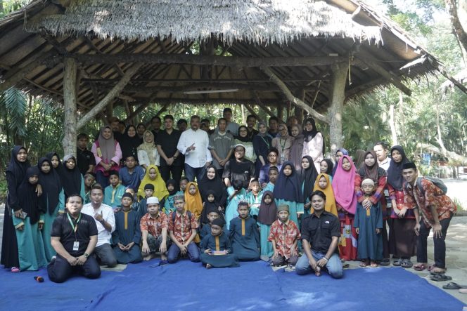 					Bugis Waterpark Ajak Ratusan Anak Panti Wisata Religi 10 Muharram