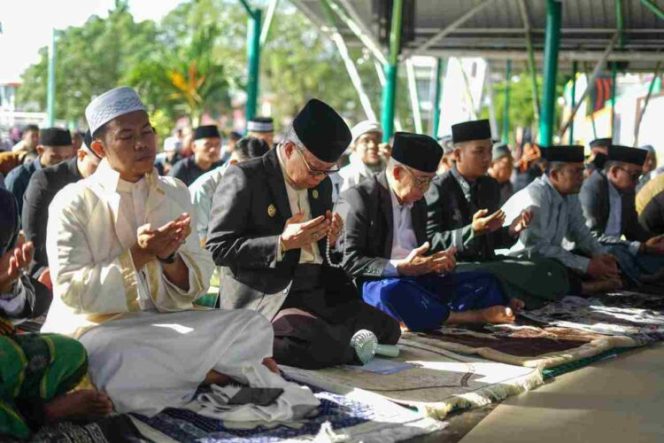 					Wali Kota Parepare Saat Shalat Idul Fitri 1444 H di Lapangan Andi Makkasau (dok)