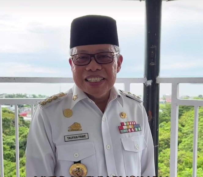					Wali Kota Parepare Taufan Pawe di Kebun Raya Jompie (dok)