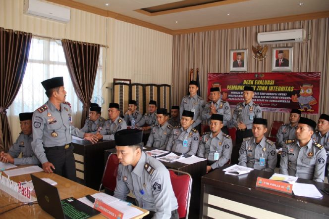 					Lapas Narkotika Sungguminasa Ikuti Desk Evaluasi Pembangunan Zona Integritas memuju WBK