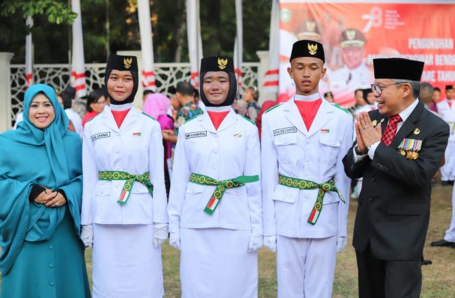 					Wali Kota – Ketua PKK Parepare Terharu Tiga Paskibraka Tanpa Didampingi Orang Tua