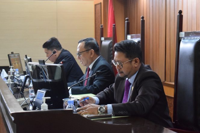 					KPPU Denda Rp 10 M PT Len Industri (Persero) dan Railway Systems