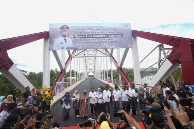 					Andi Sudirman Resmikan Jembatan Lengkung Baja Terpanjang di Sulsel