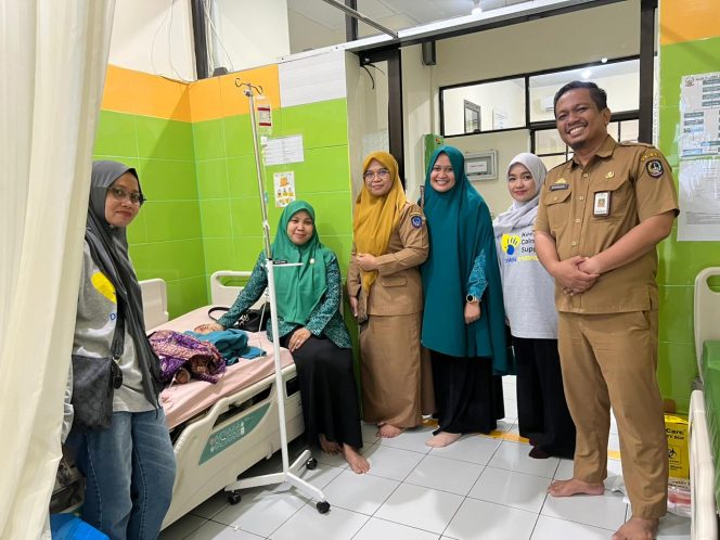 					TP PKK Sulsel Gelar Khitan Massal untuk Anak Down Syndrome