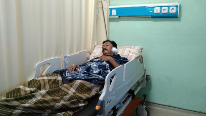 					Kepala Desa Lonrong, Fahri Jalil dirawat di RSUD Bulukumba. (BERITA.NEWS/ Thatang)