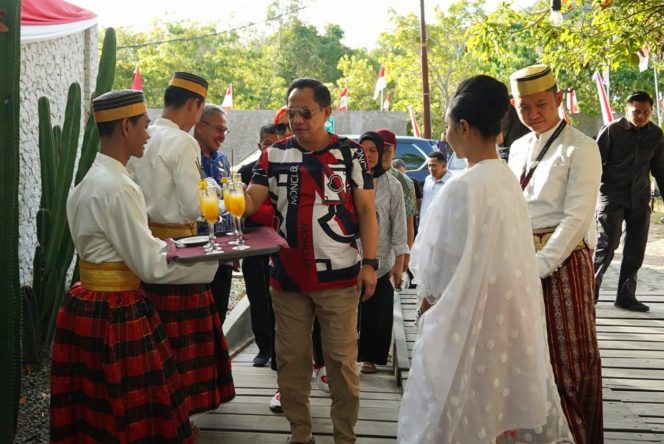 					Mendagri Tito Karnavian Tiba di tanjung Bira, Bulukumba. (Foto: Humas Pemkab Bulukumba)