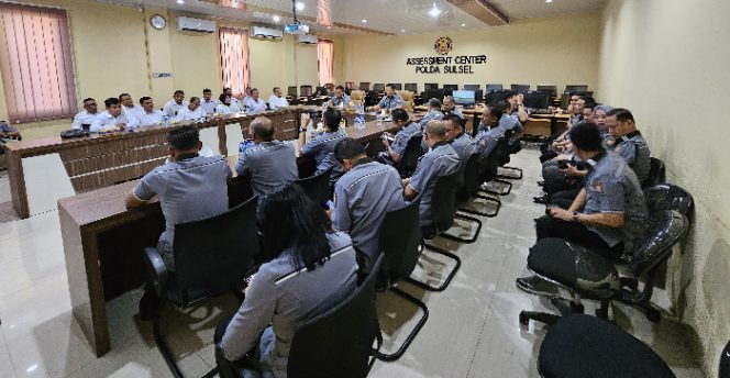 					12 Asesi Jalani Assessment Jabatan Kapolsek di Mapolda Sulsel. (Foto: Ist)