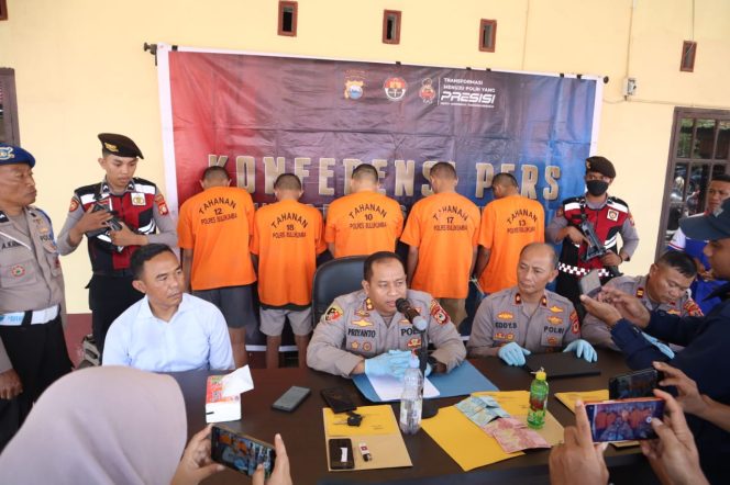 					Lima Warga Bulukumba Diringkus Polisi. (Foto: Humas Polres Bulukumba)