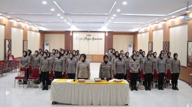 					Tatap Muka Ibu Asuh Polwan Jajaran Polda Sulsel. (Foto: Ist)