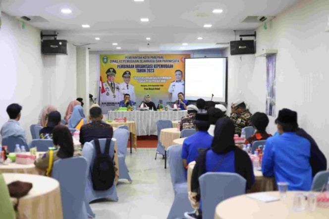 					Erna Rasyid Taufan memberikan motovasi pembinaan kepada organisasi kepemudaan di Kota Parepare (dok)