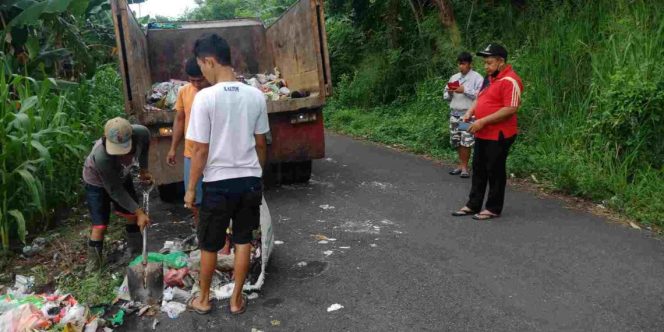 					Dinas Lingkungan Hidup (DLH) Kota Parepare bersih-bersih fasilitas Umum (ist)