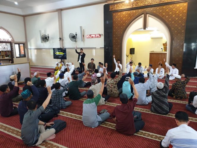 					Boyong 85 Guru Mengaji ke Masjid Al-Falah Sragen, Kesra Makassar Harap Dapat Edukasi