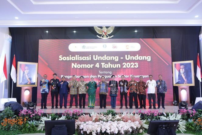 					OJK Sosialisasi Pentingnya Penguatan Sektor Keuangan