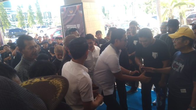 					Ribuan Relawan Sambut MTP di Gedung Pertemuan Sinjai. (Foto: BERITA.NEWS/ Syarif Thatang)