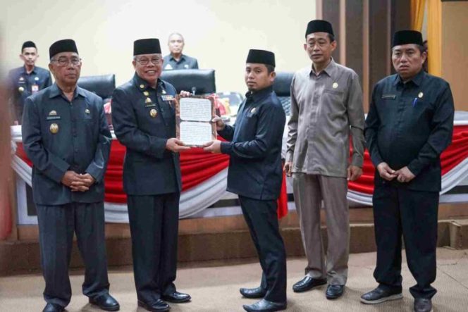 					Penyerahan KUA-PPAS APBD Perubahan Pemkot Parepare (dok)