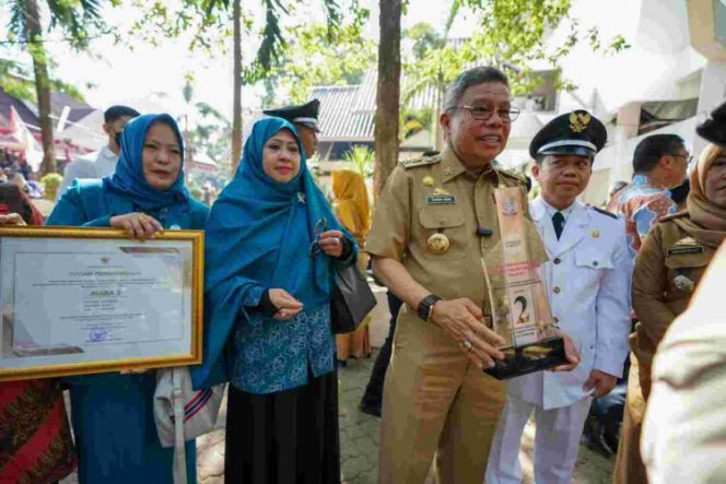 					Wali Kota Parepare Taufan Pawe terima dua penghargaan Pemprov (dok)