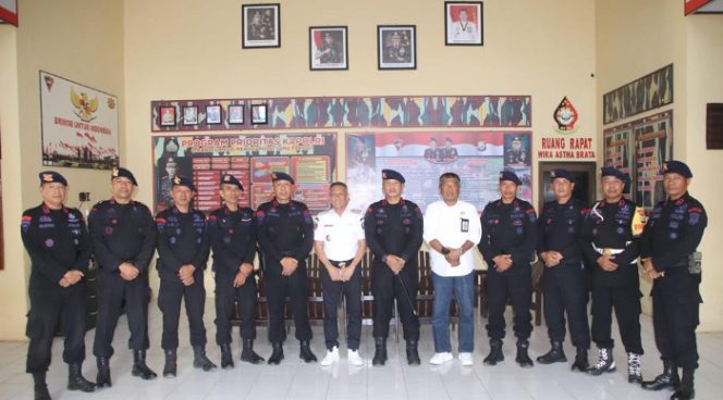 					Pj Bupati Bone Langsung Sambangi Mako Batalyon C Pelopor. (Foto: Ist)