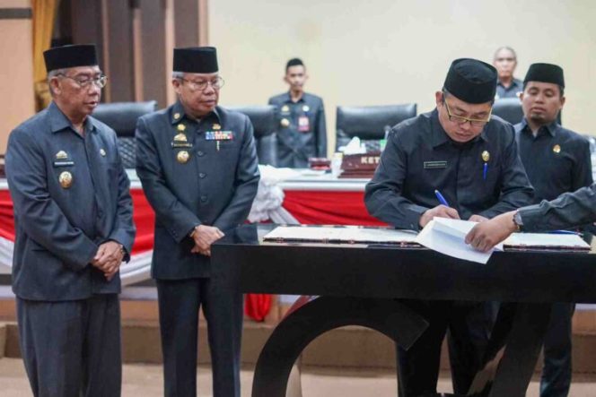 					Wali Kota dan Wakil Wali Kota Parepare di Rapat Paripurna Dewan (dok)