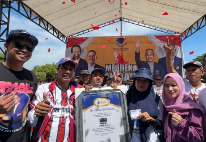 					15 Ribu Warga Tamalanrea Bergembira Saat Istri Buruh Dapat Hadiah Umroh