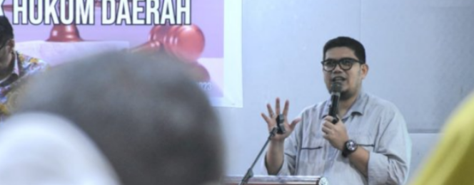 					Andi Pahlevi Pahamkan Warga Soal Produk Hukum Daerah